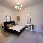 Exclusive Apartement In Historic Center